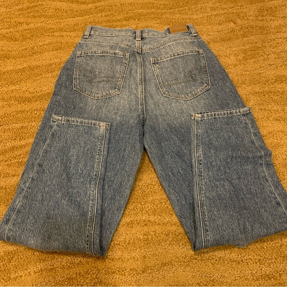 American Eagle Women’s Size 2 Relaxed Mom Jean - Picture 7 of 16